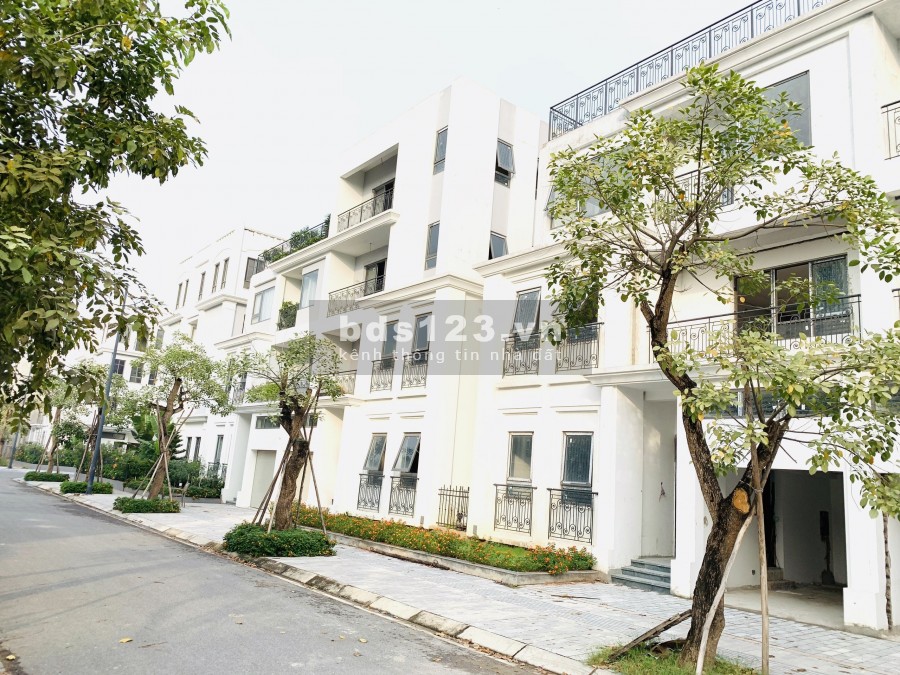 Bán Shophouse phố đi bộ The Manor Nguyễn Xiển, giá bán 26 tỷ, lh 0389564656