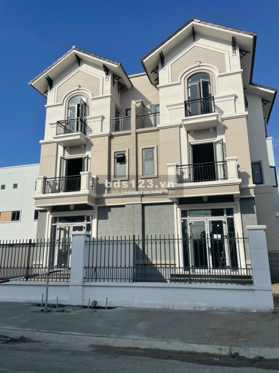 Cần bán biệt thự song lập dự án Centa City, giá phải chăng, sống đẳng cấp