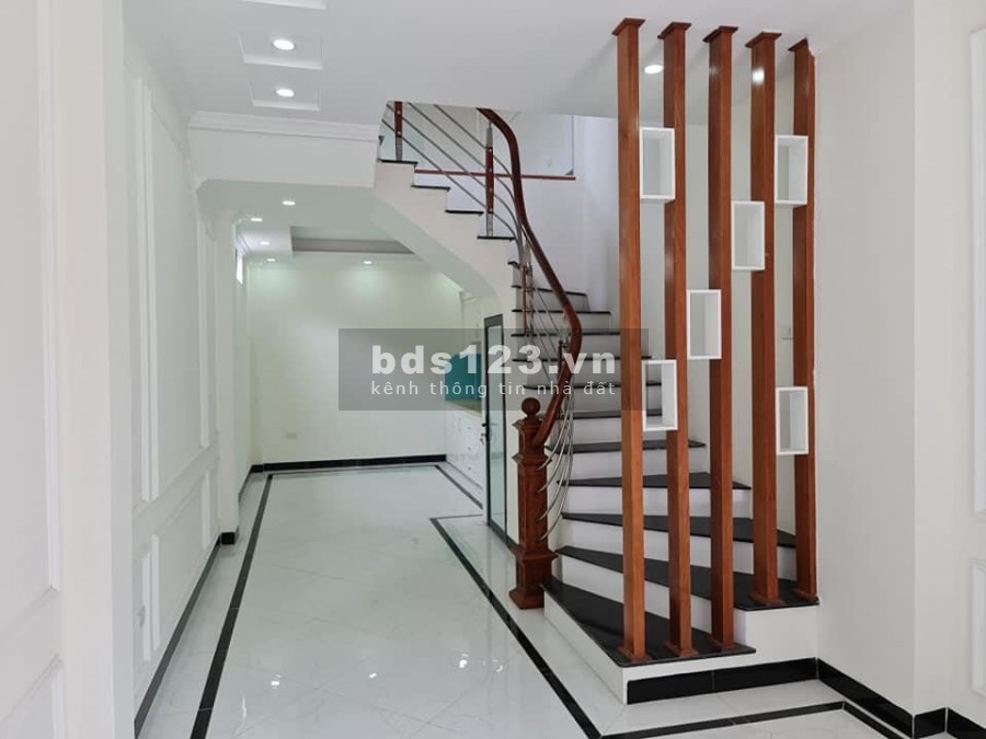 Chính chủ bán nhà Đại Mỗ ngõ thông ô tô dt 35m2, 5 tầng, giá 2.75 tỷ, lh 0978996965