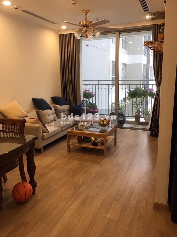 Cần bán cắt lỗ căn hộ 52m2, 2 pn, tại chung cư Vinhomes Gardenia, giá 2.4 tỷ