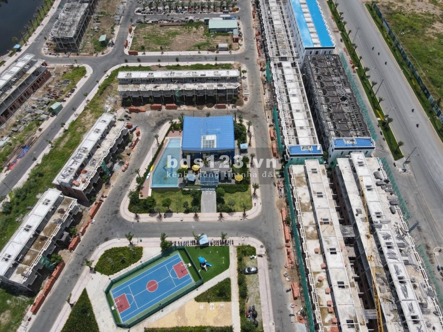 Nhà phố 3 thế hệ mặt đường Đoàn Nguyễn Tuấn giá rẻ mùa dịch, cơ sở hạ tầng đúng tiến độ