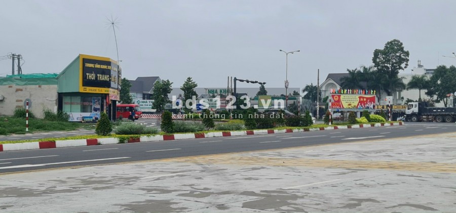 Cần bán gấp lô đất 2 mặt tiền QL13 và ĐH 516 thị trấn Lai Uyên Bàu Bàng