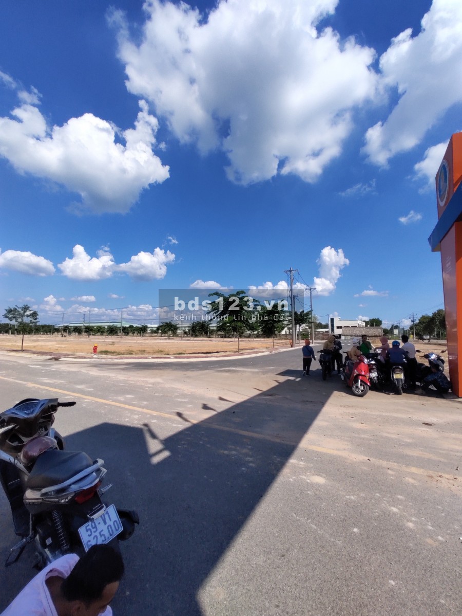 Cần bán gấp lô đất 2 mặt tiền QL13 và ĐH 516 thị trấn Lai Uyên Bàu Bàng