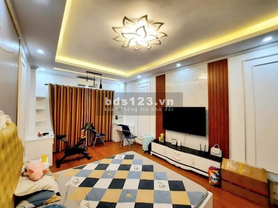 Bán nhà TT Mỹ Đình ngõ rộng thông thoáng ô tô đỗ cửa, dt 42m2, 5 tầng giá 4 tỷ