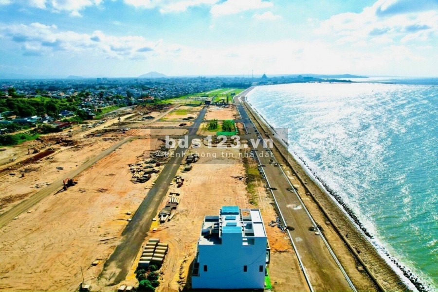 Lô đất nền dt 90m2 mặt biển tại trung tâm thành phố Phan Thiết giá chỉ 3,2 tỷ cần bán gấp