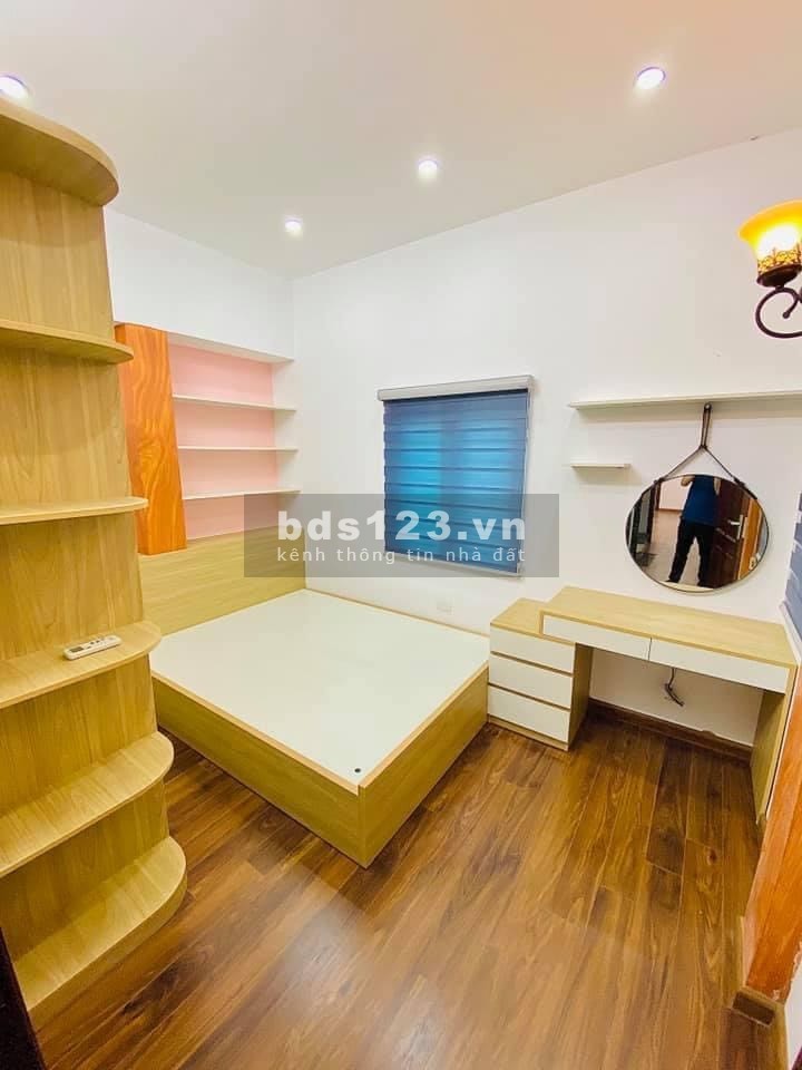 Bán nhà Phùng Hưng, Hà Đông lô gíc 3 mặt thoáng sáng rực rỡ dt 52m2, giá bán 5.5 tỷ, lhcc
