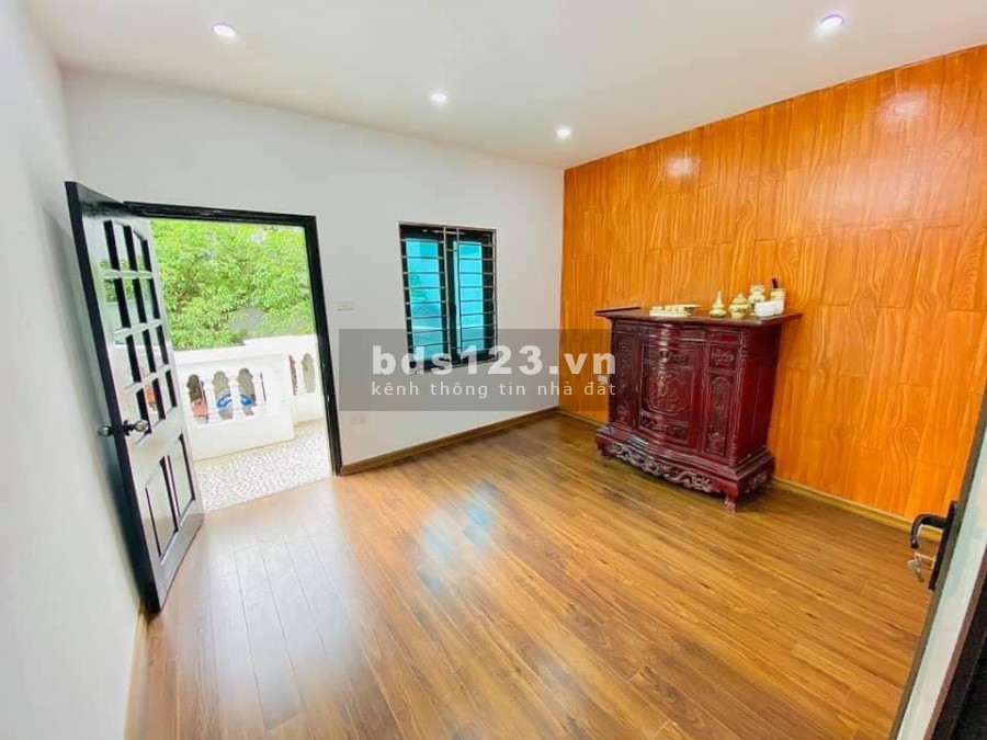 Bán nhà Phùng Hưng, Hà Đông lô gíc 3 mặt thoáng sáng rực rỡ dt 52m2, giá bán 5.5 tỷ, lhcc