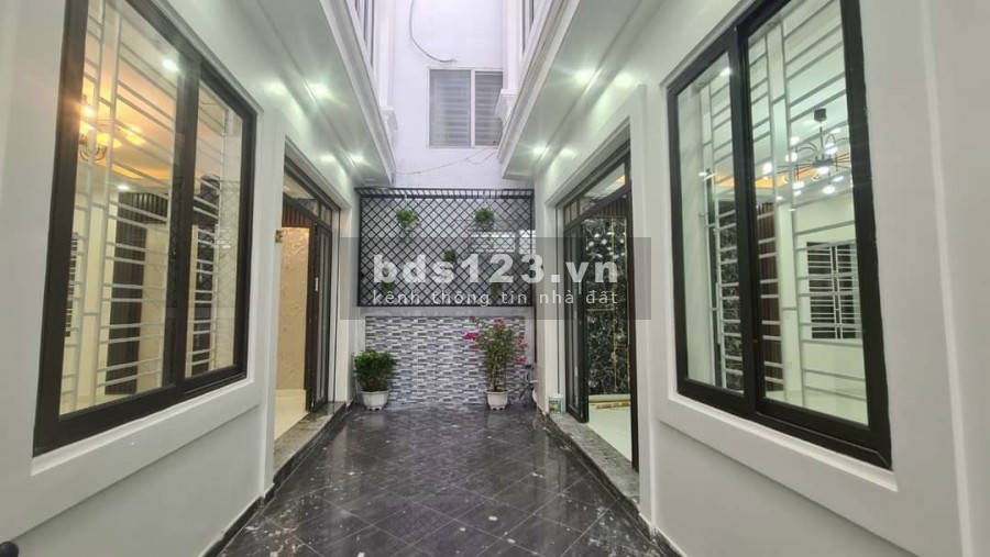 Bán nhà 3 tầng Miếu Hai Xã, 46m2 ngõ 3m chỉ 2,25 tỷ Nhà xây mới. nội thất cao cấp