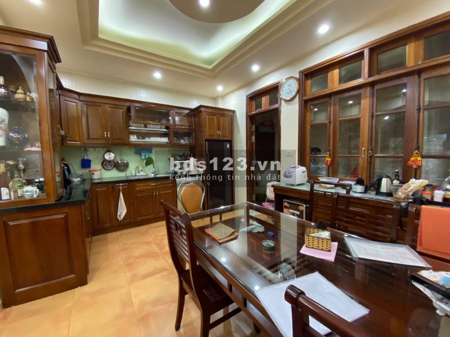 Bán nhà Chùa Láng lô góc ô tô đỗ cửa, diện tích sử dụng 60m2, giá bán 5.2 tỷ
