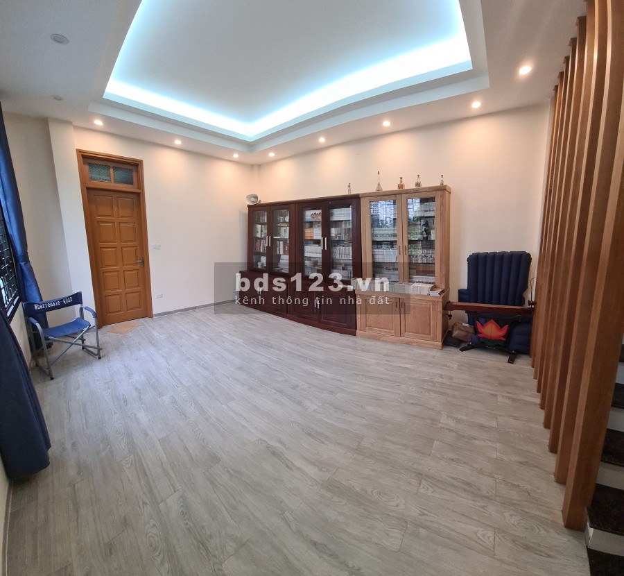 Siêu Hiếm Trích Sài Gara diện tích 82m2, đúc 6 tầng Thang máy giá 12 Tỷ