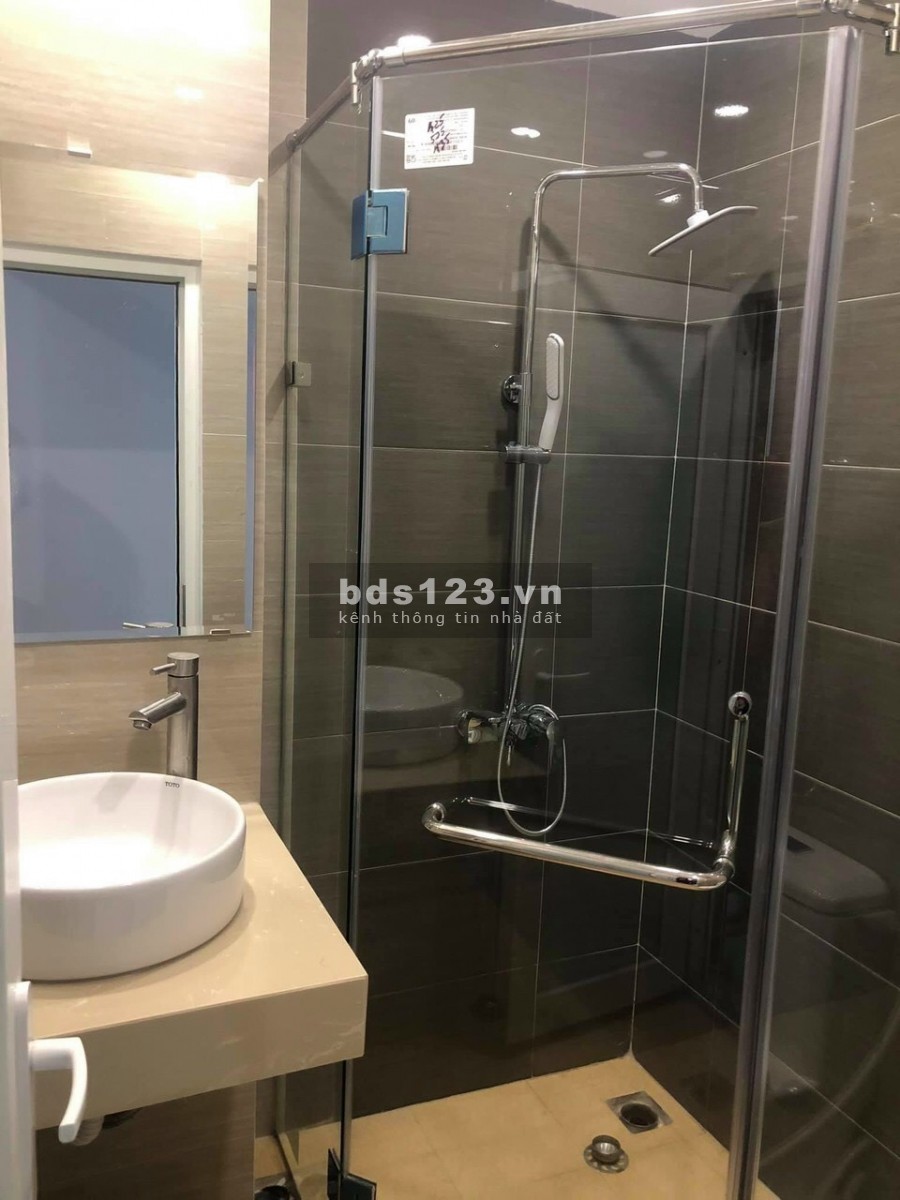 Nhỉnh 3 Tỷ, Trương Định dt 33m2 5 tầng, nhà mới, ngõ nông, ba gác đỗ cửa, gần bãi gửi ô tô