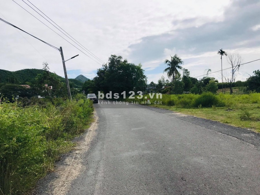 Bán đất đường nhựa Hương Lộ 62 có thổ cư giá rẻ LH 0788.558.552