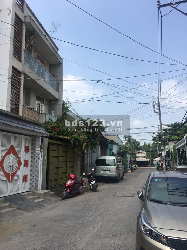 Bán nhà Lê Văn Quới Quận Bình Tân, hẻm 6m, giá bán 3.75 tỷ, lh 0772695942