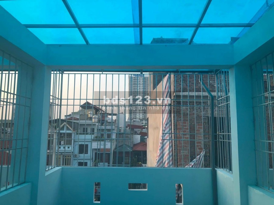 Nhỉnh 3 Tỷ, Trương Định dt 33m2 5 tầng, nhà mới, ngõ nông, ba gác đỗ cửa, gần bãi gửi ô tô