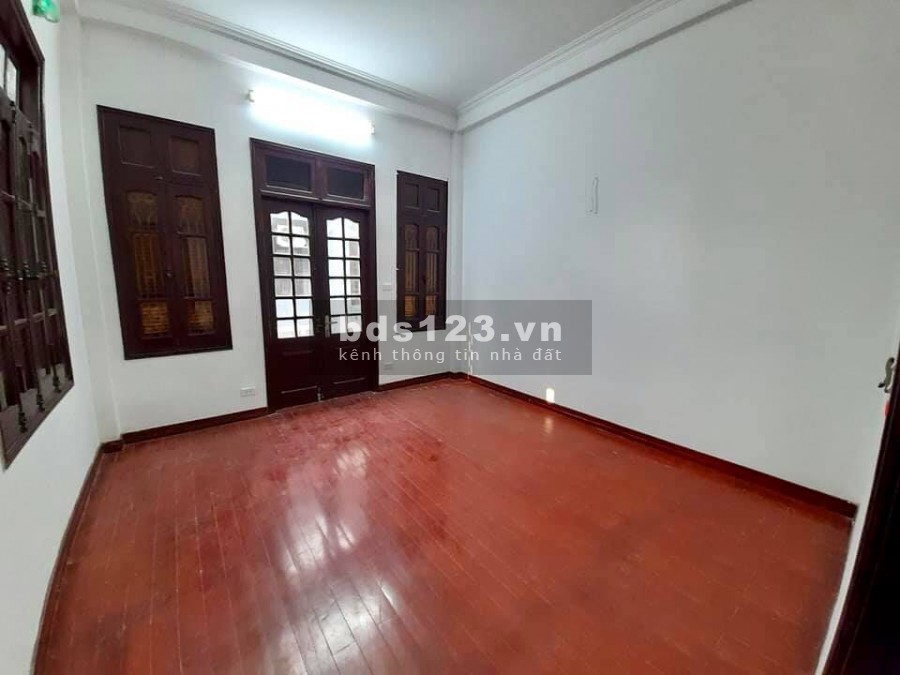 Bán nhà Quận Tây Hồ lô góc 3 mặt thoáng, ngõ thông đang cho thuê, giá thương lượng