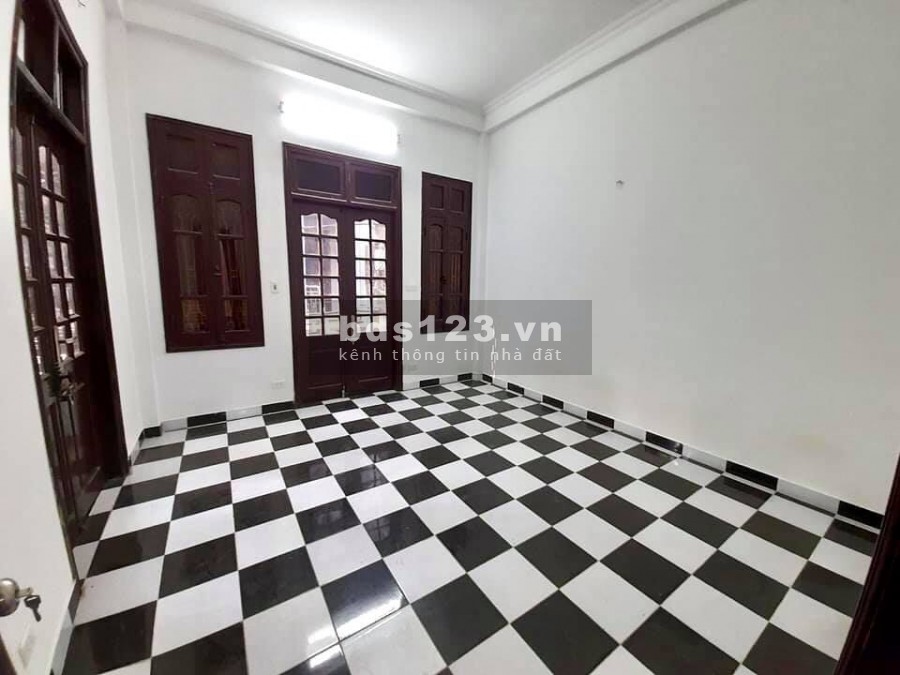 Bán nhà Quận Tây Hồ lô góc 3 mặt thoáng, ngõ thông đang cho thuê, giá thương lượng