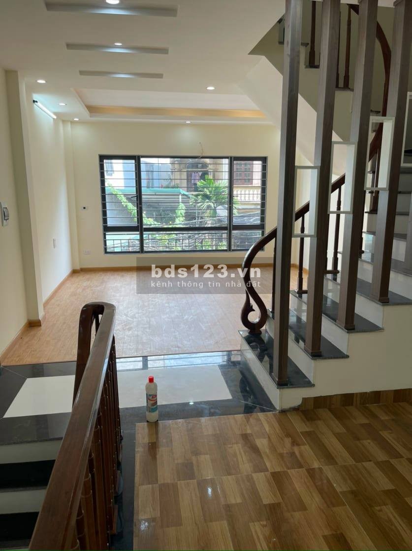 Bán gấp nhà Quang Tiến, Đại Mỗ tặng nội thất, bãi ô tô, 4 tầng, dt 39,5m2 giá 3,1 tỷ.Lh :0978996965