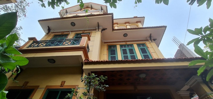 Mặt Phố Trương Định, dt 257m2, biệt thự 3 tầng, sau quy hoạch vẫn còn 217m2, giá chỉ 117tr/m2