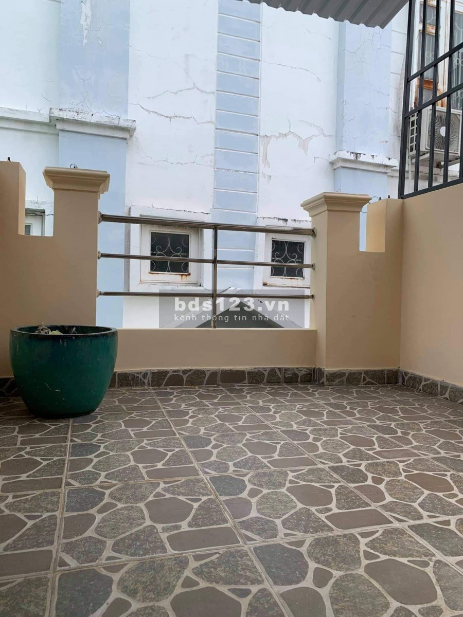 Bán nhà mới đường Cô Giang Quận Phú Nhuận, dt 17m2, đúc 2 tầng, giá 2.5 tỷ