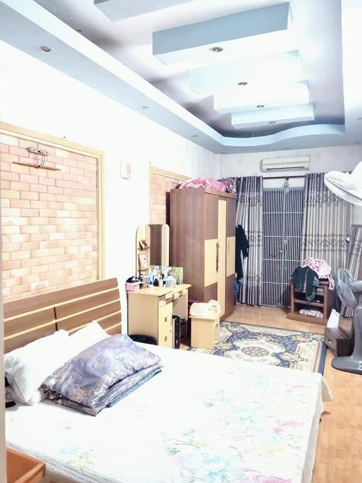 Bán nhà Nguyễn Hoàng đúc 5 tầng giá bán 3.4 tỷ, ngõ thông- 20m ô tô tránh