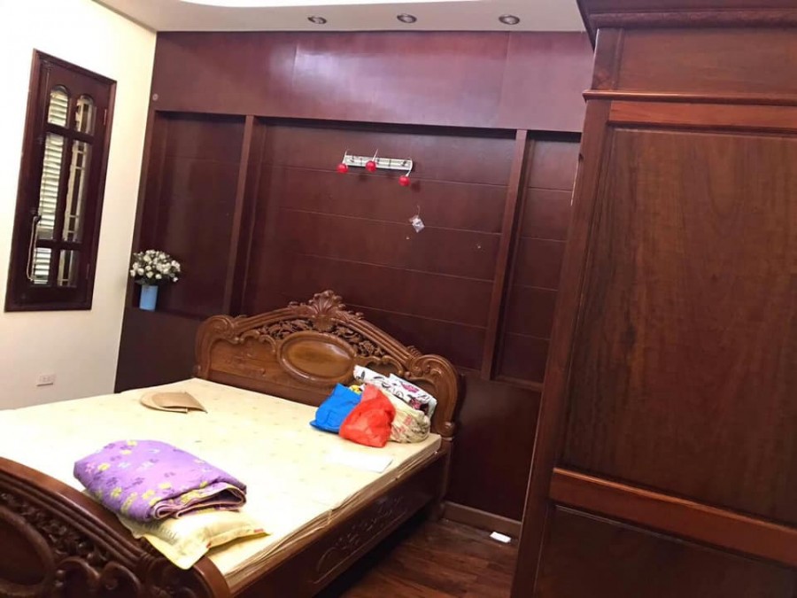 Bán nhà nguyên căn lô góc phố Lạc Long Quân, giá bán 12.9 tỷ, 5 tầng đúc, khu dân cư