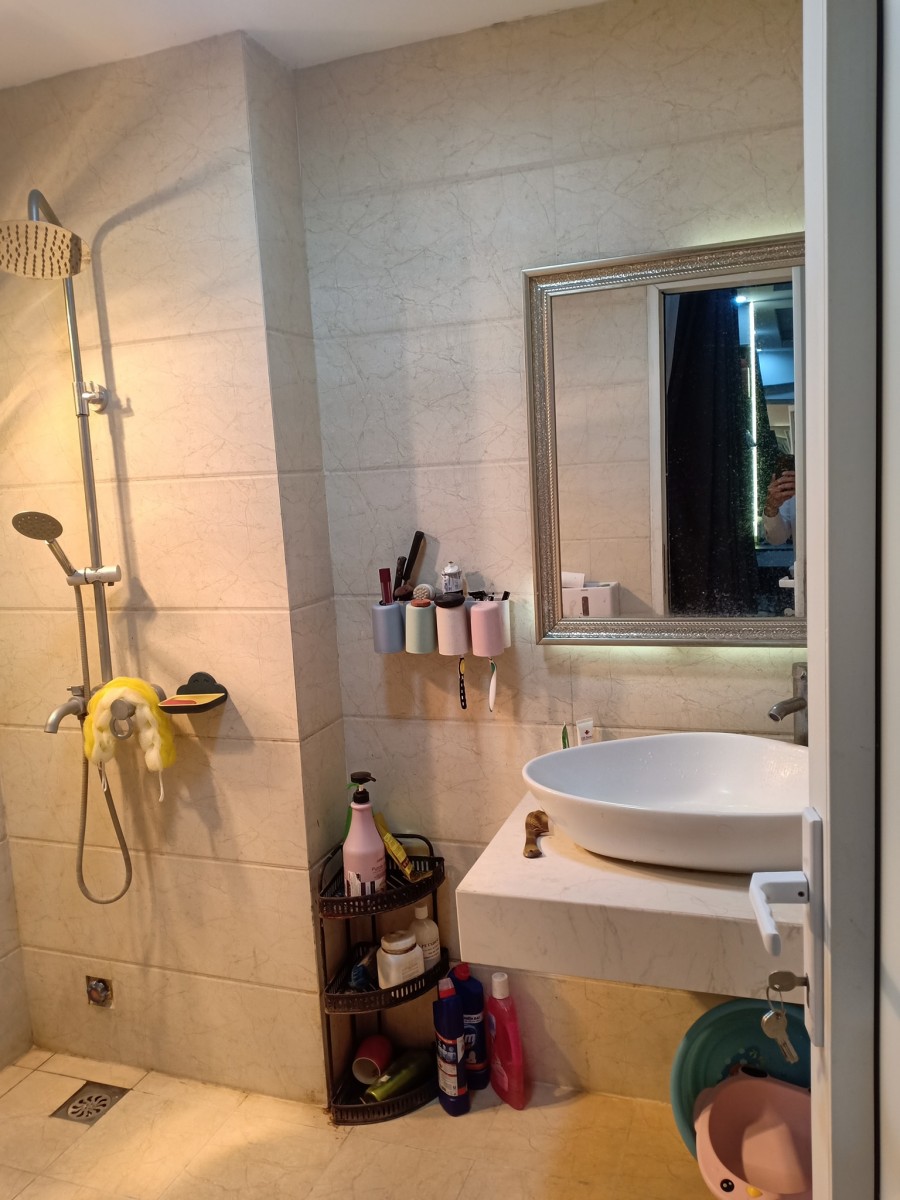 Bán nhà Nguyễn Hoàng đúc 5 tầng giá bán 3.4 tỷ, ngõ thông- 20m ô tô tránh