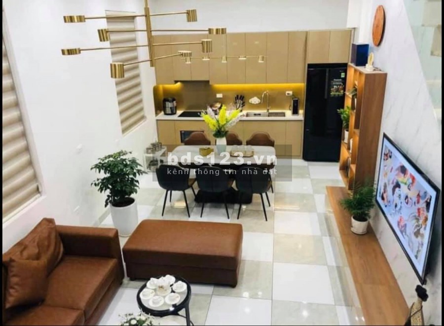 Bán nhà Trương Định diện tích sử dụng 45m2, 5 tầng oto gần giá bán hơn 3 tỷ