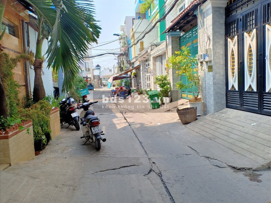 Bán nhà Nguyễn Văn Luông, Quận 6, hẻm 6m, 48m2, 3tỷ9. LH: 0772695942