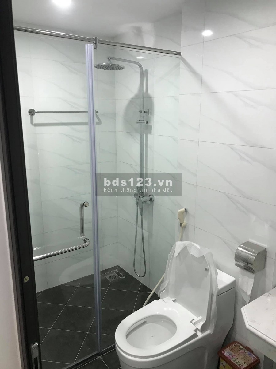 Bán nhà mặt tiền phố Ngọc Thuỵ, diện tích 40m2, giá bán 3 tỷ, chính chủ