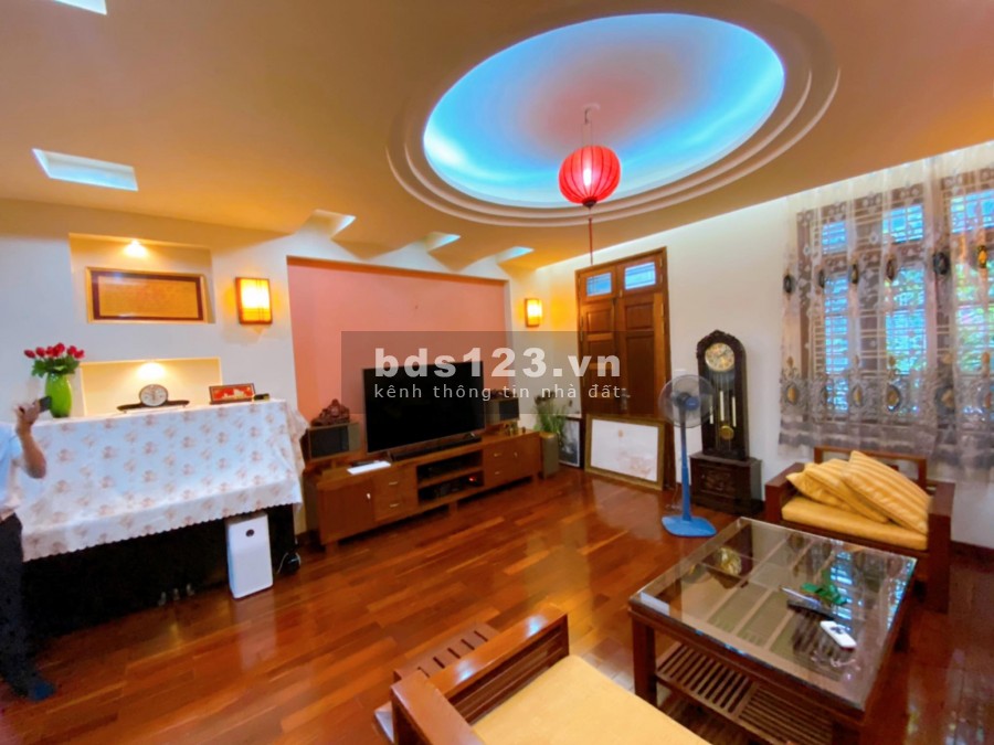Bán nhà Nguyễn Văn Cừ, 55m2, 5 Tầng, Gara, full nội thất, ngõ thông, khu VIP
