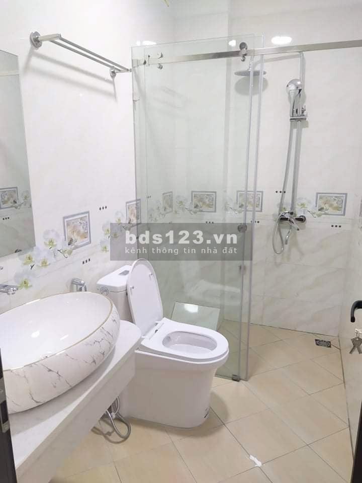 Cần bán gấp nhà phố Tư Đình, nhà. đẹp lung linh dt 42m2, 5 tầng đúc, giá hơn 3 tỷ