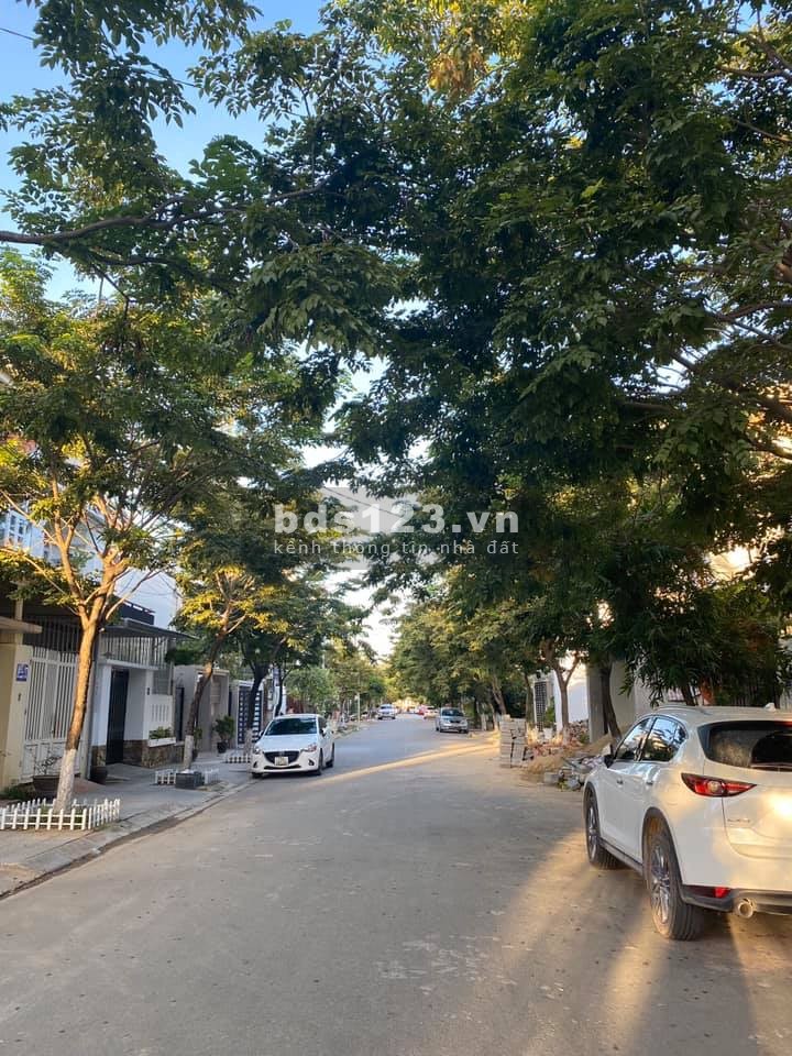 Hàng hiếm bán đất khu qui hoạch Xuân Phú, giá chỉ 43 triệu/m2, thương lượng, lh 0702788074 ms Vân
