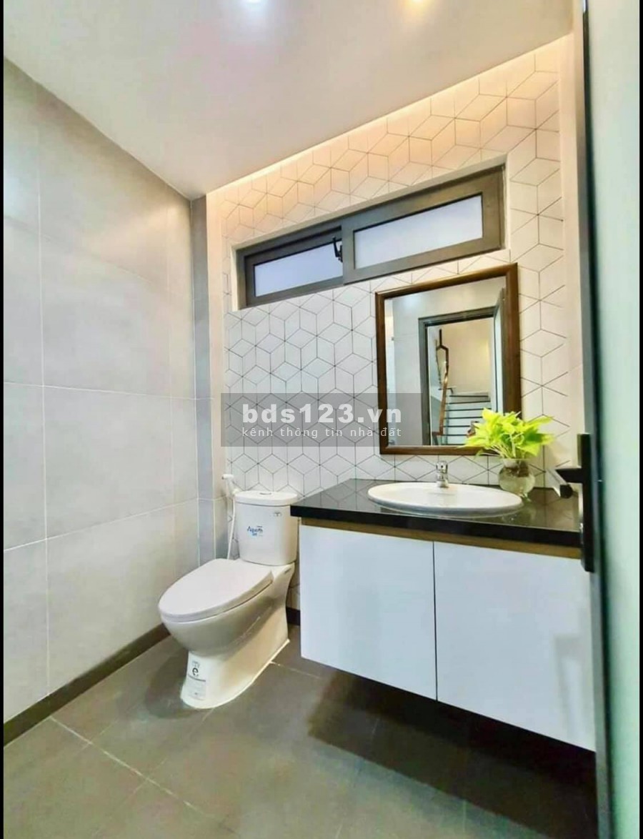 Bán nhà Trương Định diện tích sử dụng 45m2, 5 tầng oto gần giá bán hơn 3 tỷ