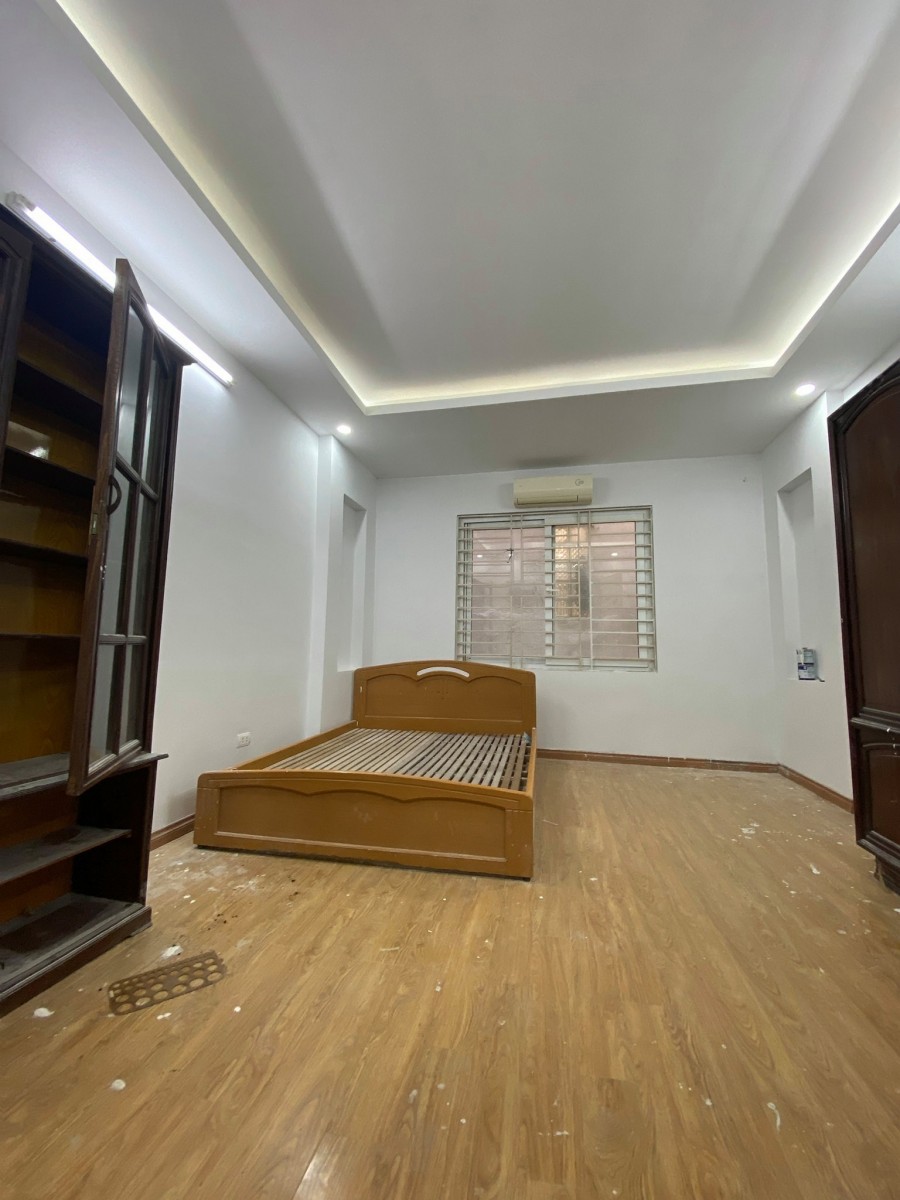 Bán nhà phân lô phố Lê Trọng Tấn,Thanh Xuân. Diện tích 38m2, 5 tầng, ô tô gửi. Chưa đến 4 tỷ