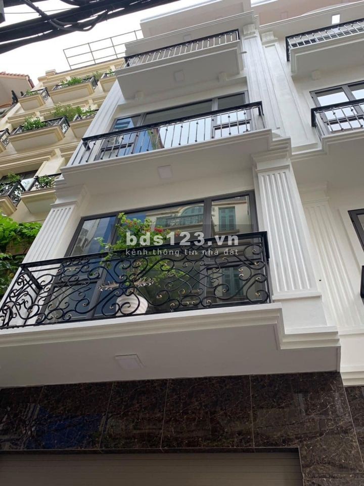 Bán nhà Hồng Tiến nhà nguyên căn mới Gara 7 chỗ tặng nội thất 700 triệu, giá 4.2 tỷ