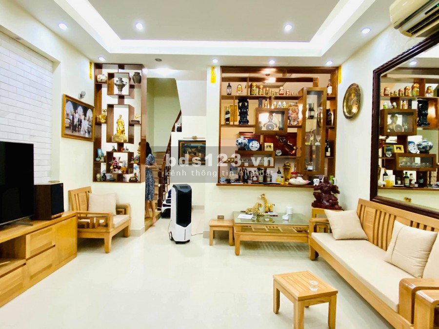 Bán nhà phố Quan Nhân, Thanh Xuân, lô góc, gần ô tô dt 60m2, giá 6.8 tỷ, lh 0962602255.