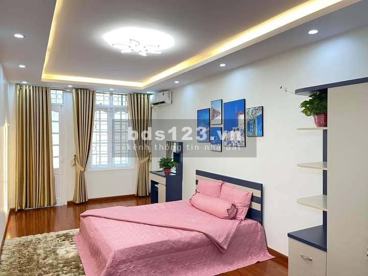 Bán nhà Ngọc Thuỷ Long Biên dt 38m2, 5 tầng cạnh chợ Ngọc Thuỵ, công an ngõ thông, giá 2.7 tỷ