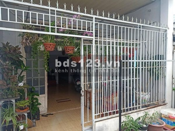 Bán nhà mặt tiền đường hẻm Tại Xuân Thới Đông Hóc Môn, dt 70m2 giá chỉ 3 tỷ