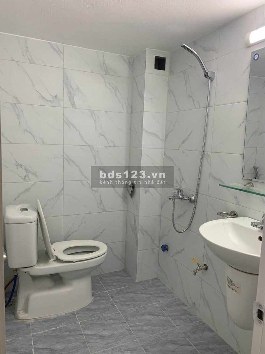 Bấn nhà Tôn Đức Thắng, ngõ ô tô cực thoáng, dt 30m2, 5 tầng, giá bán 2.7 tỷ