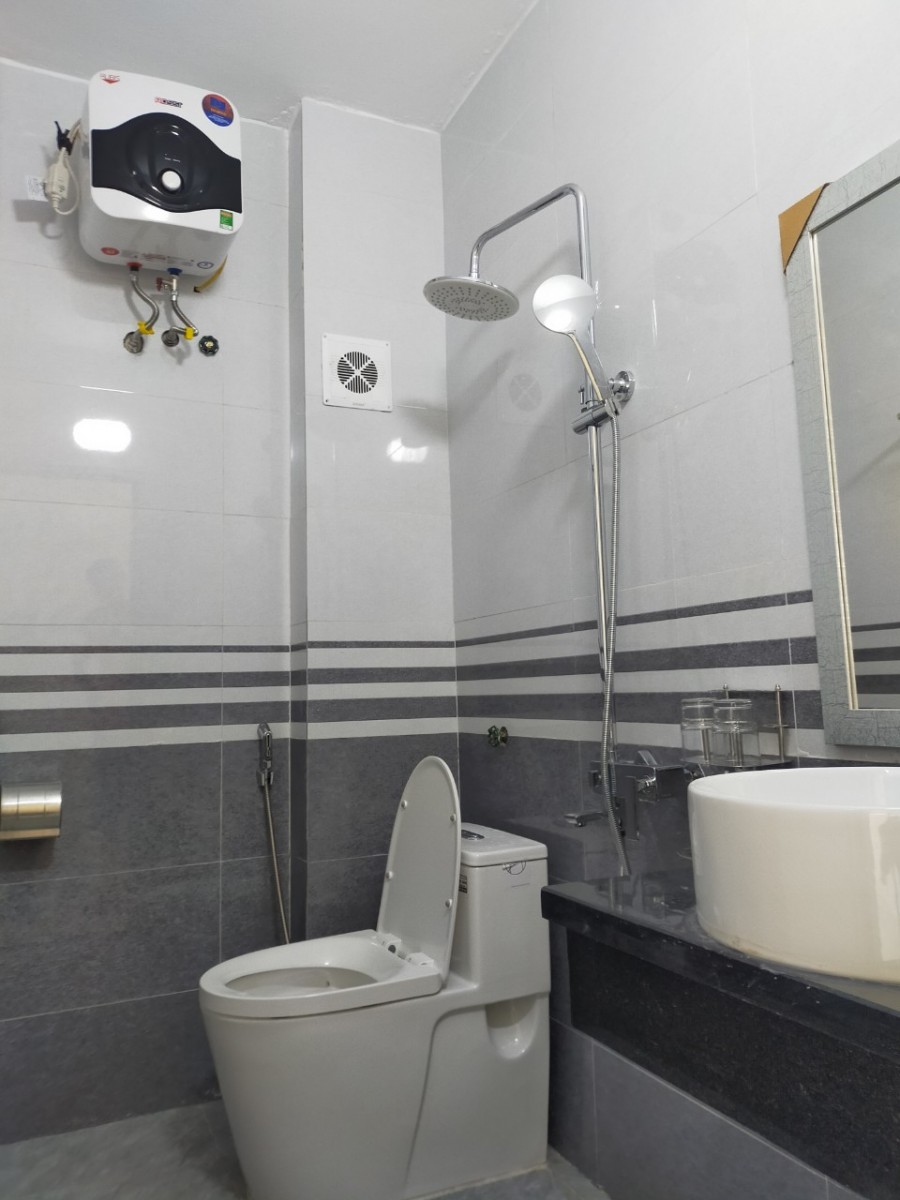 Bán nhà Trương Định, tầm tiền hiếm trung tâm, nhà nguyên căn đẹp ở ngay, chỉ 2.4 tỷ