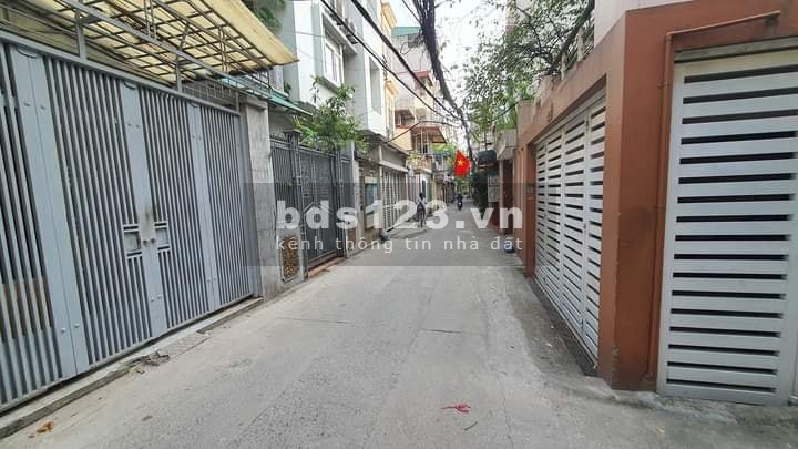 Bán nhà đường Nguyễn Trãi, Thanh Xuân, diện tích 33m2, 4 tầng, ô tô đỗ cửa, giá 3.98 tỷ