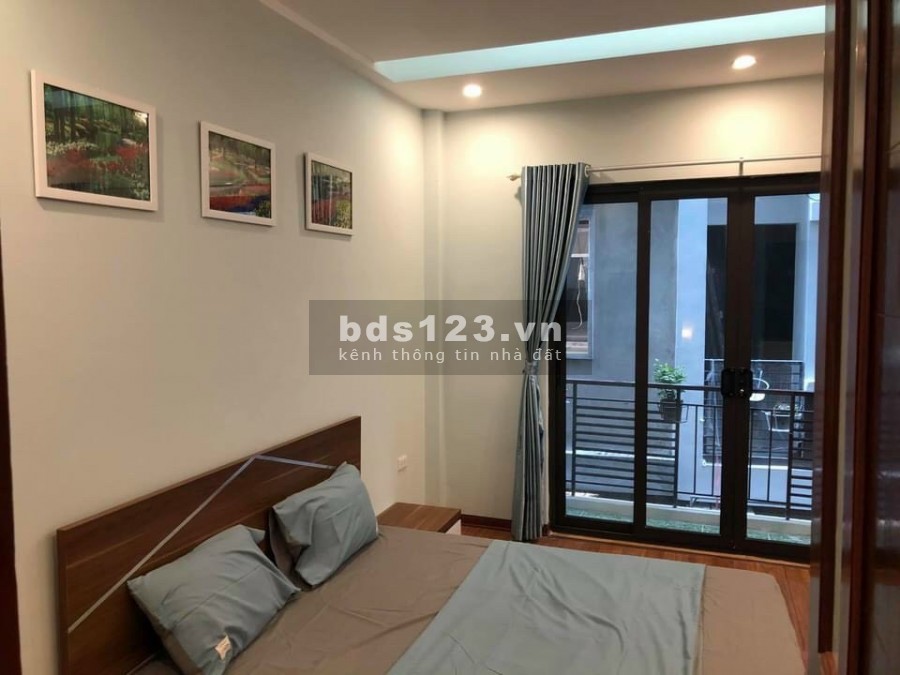Nhỉnh 3 Tỷ, Trương Định dt 33m2 5 tầng, nhà mới, ngõ nông, ba gác đỗ cửa, gần bãi gửi ô tô