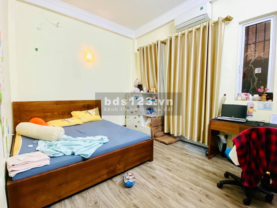 Bán nhà phố Quan Nhân, Thanh Xuân, lô góc, gần ô tô dt 60m2, giá 6.8 tỷ, lh 0962602255.
