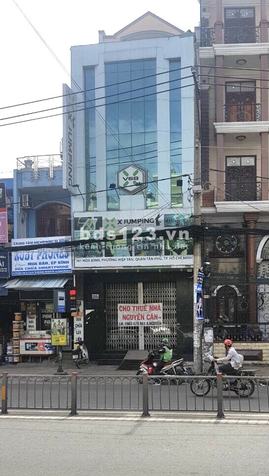 Cho thuê nhà nguyên căn mt Hoà Bình, Quận Tân Phú dt 84m2, 1 trệt, 3 lầu, giá 30 triệu/tháng