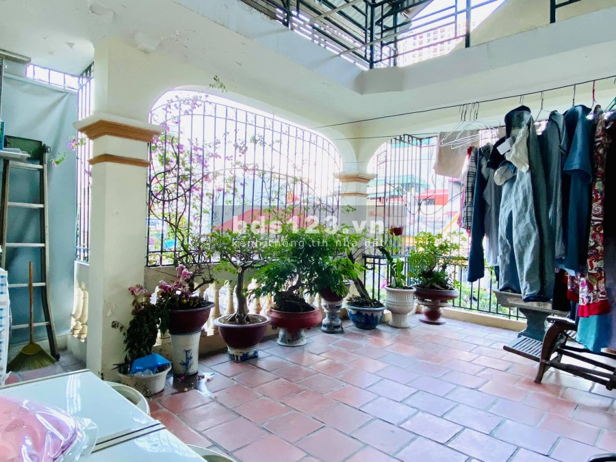 Bán nhà phố Quan Nhân, Thanh Xuân, lô góc, gần ô tô dt 60m2, giá 6.8 tỷ, lh 0962602255.