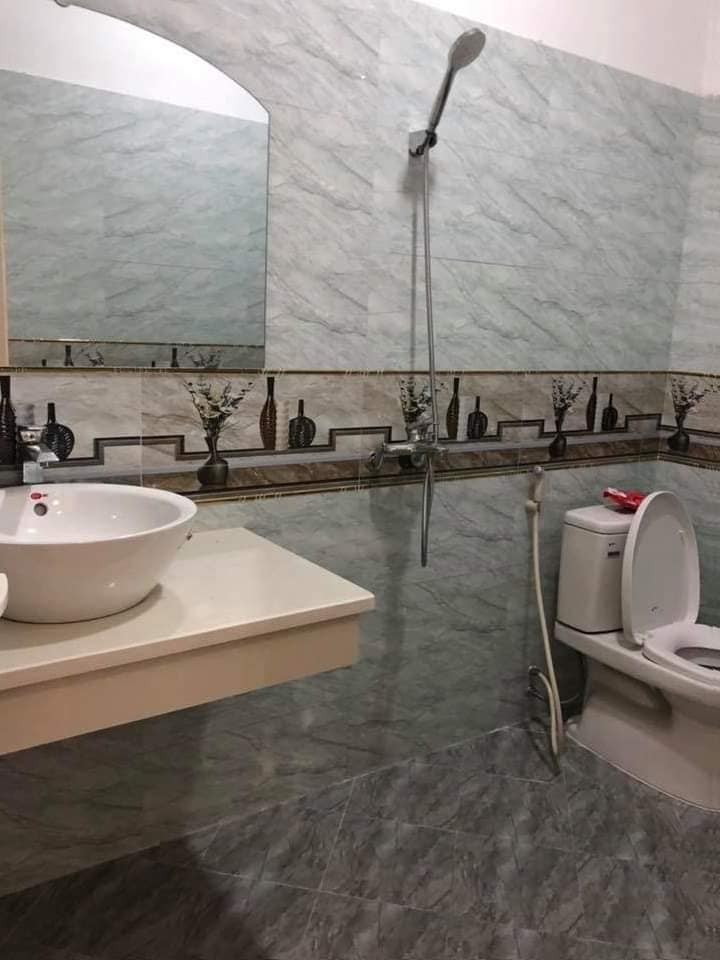Bán gấp nhà phố Lê Quý Đôn, Hai Bà Trưng 35M 4T MT4.5 giá chỉ 3,7 tỷ. Ô tô