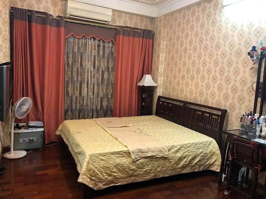 Bán gấp nhà phố Lê Quý Đôn, Hai Bà Trưng 35M 4T MT4.5 giá chỉ 3,7 tỷ. Ô tô
