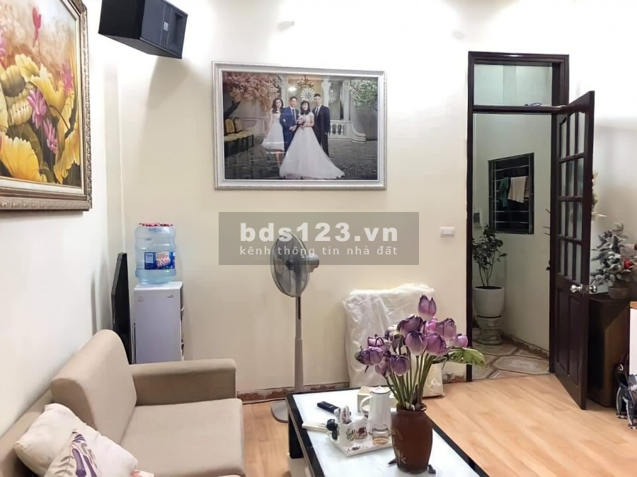 Bán nhà Mỹ Đình ngõ rộng ô tô đỗ cửa diện tích 37m2, 4 tầng, giá 4.25 tỷ
