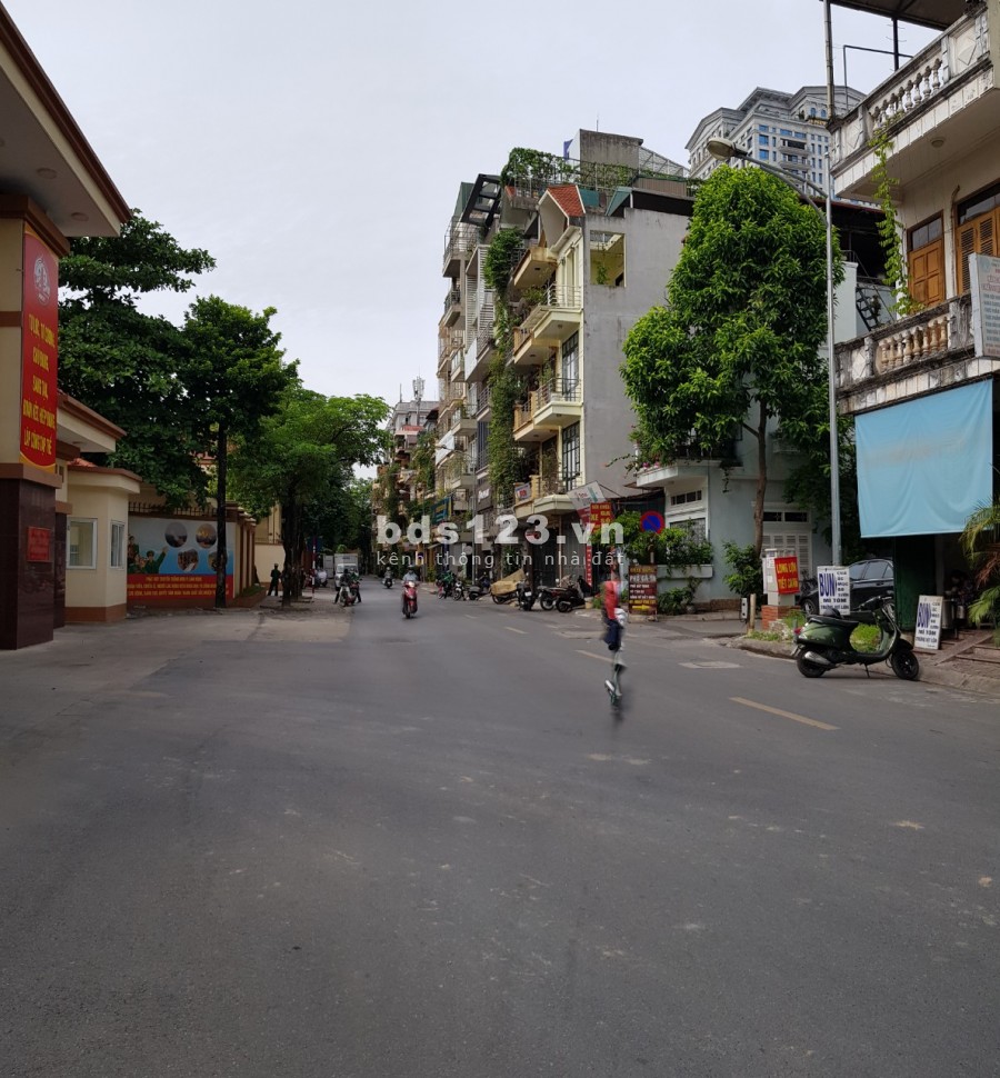 Chính chủ cho thuê nhà nguyên căn số 17 ngõ 11 Hoàng Sâm, Nghĩa Đô, ô tô tránh, dt 210m2