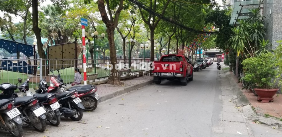 Chính chủ cho thuê nhà nguyên căn số 17 ngõ 11 Hoàng Sâm, Nghĩa Đô, ô tô tránh, dt 210m2